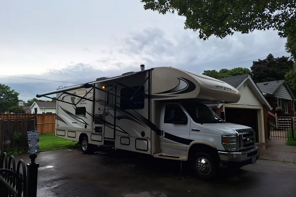 Smooth Sailing RV - Jayco Greyhawk 31FS Class C