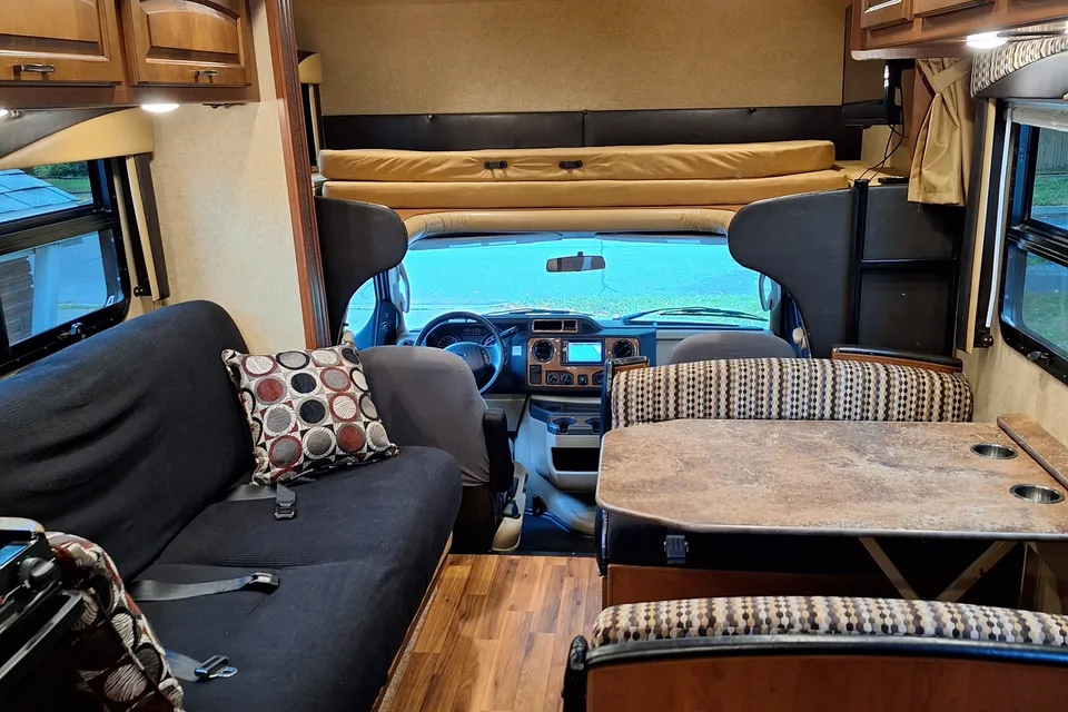 Smooth Sailing RV - Jayco Greyhawk 31FS Class C