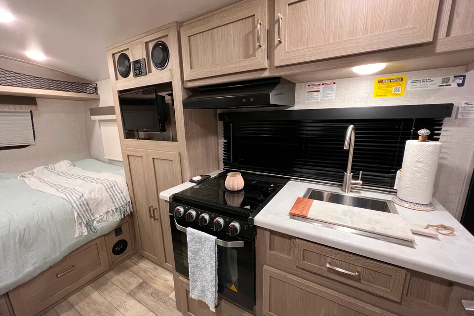 Sean's Forest River Flagstaff epro 19fbs Travel Trailer