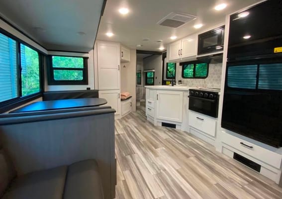 2024 Jayco Jay Feather 27BHB