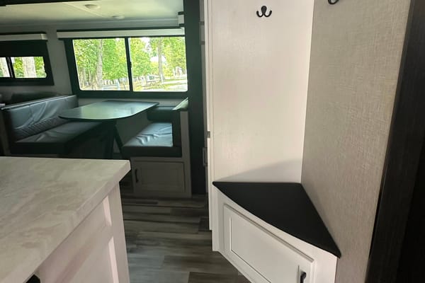 2024 Jayco Jay Feather 27BHB