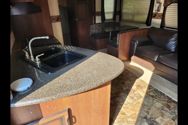 Cheryl's Crossroads Zinger Travel Trailer with Outdoor Kitchen