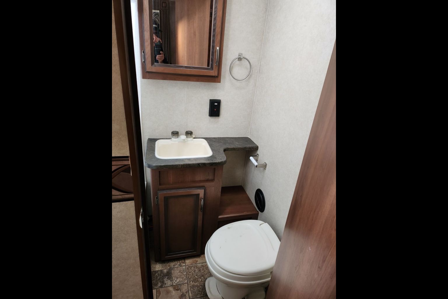 Cheryl's Crossroads Zinger Travel Trailer with Outdoor Kitchen