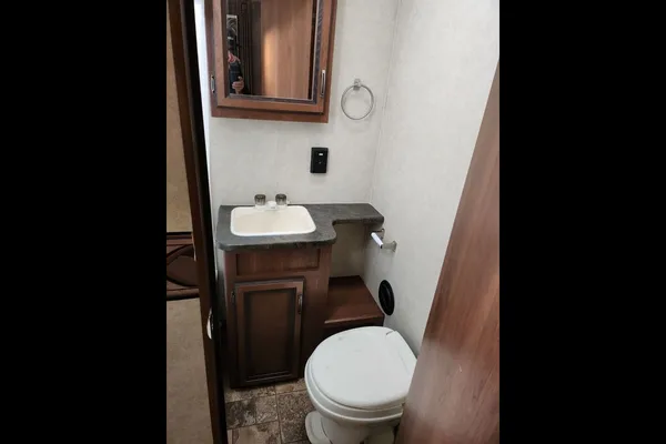 Cheryl's Crossroads Zinger Travel Trailer with Outdoor Kitchen