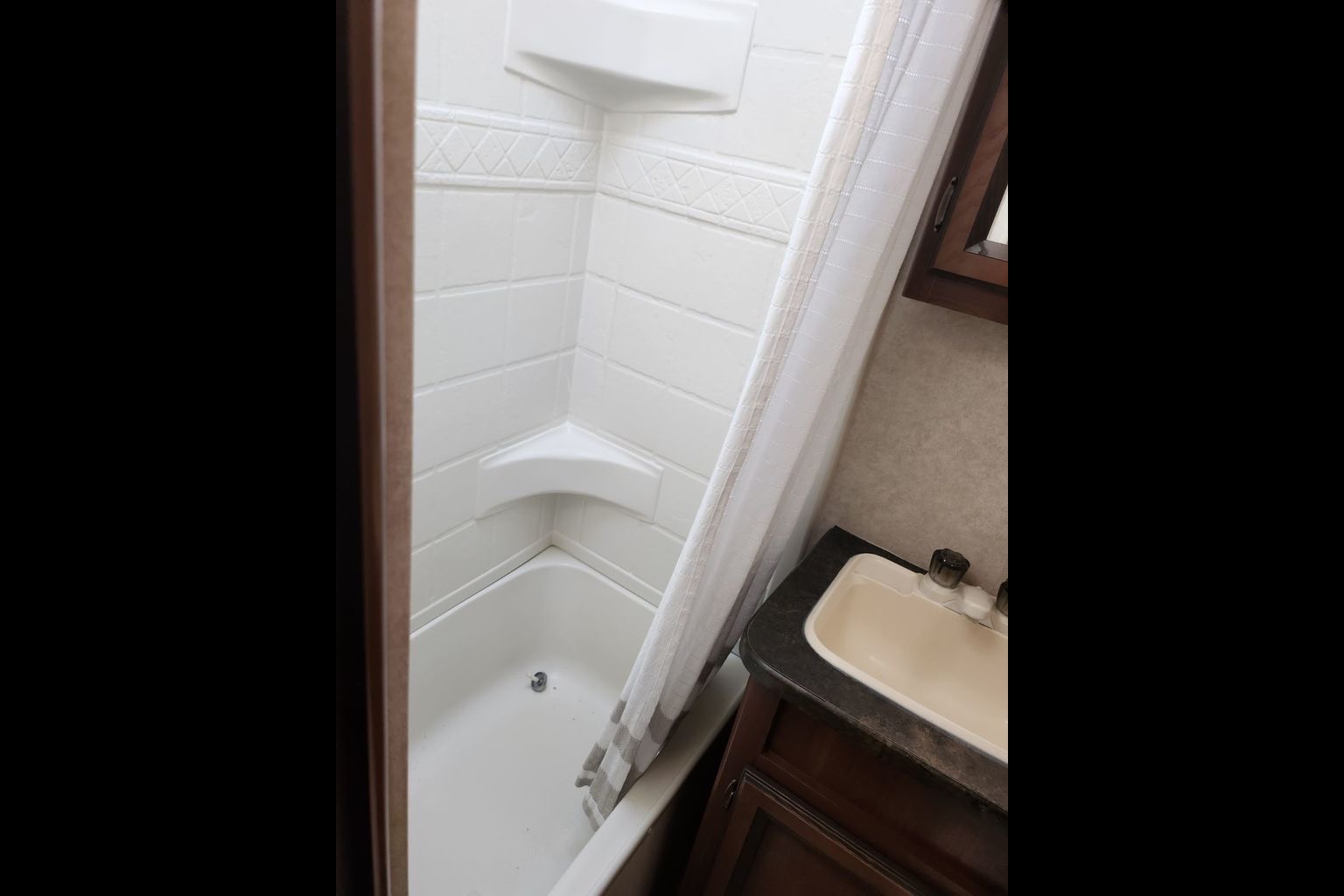 Cheryl's Crossroads Zinger Travel Trailer with Outdoor Kitchen
