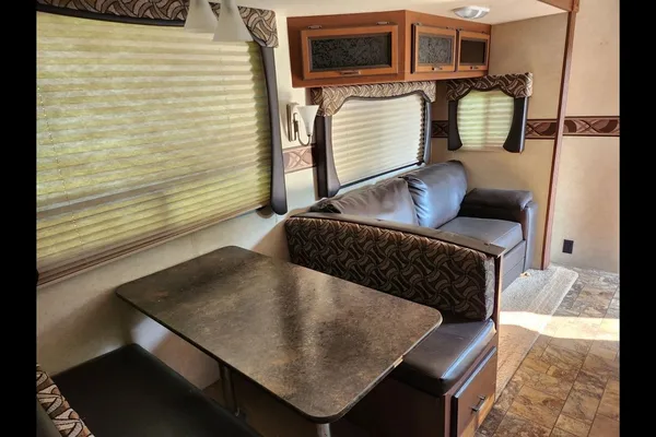 Cheryl's Crossroads Zinger Travel Trailer with Outdoor Kitchen