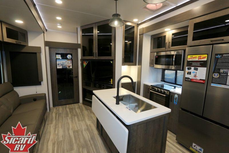 Tom's Alliance RV Valor 41v15 Toy Hauler