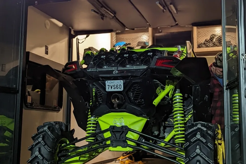 Tom's Alliance RV Valor 41v15 Toy Hauler