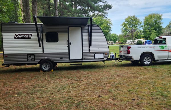 Daniel's Coleman 17b Travel Trailer W/Electric Fireplace and Coffee Machine and Bluetooth Radio!!!
