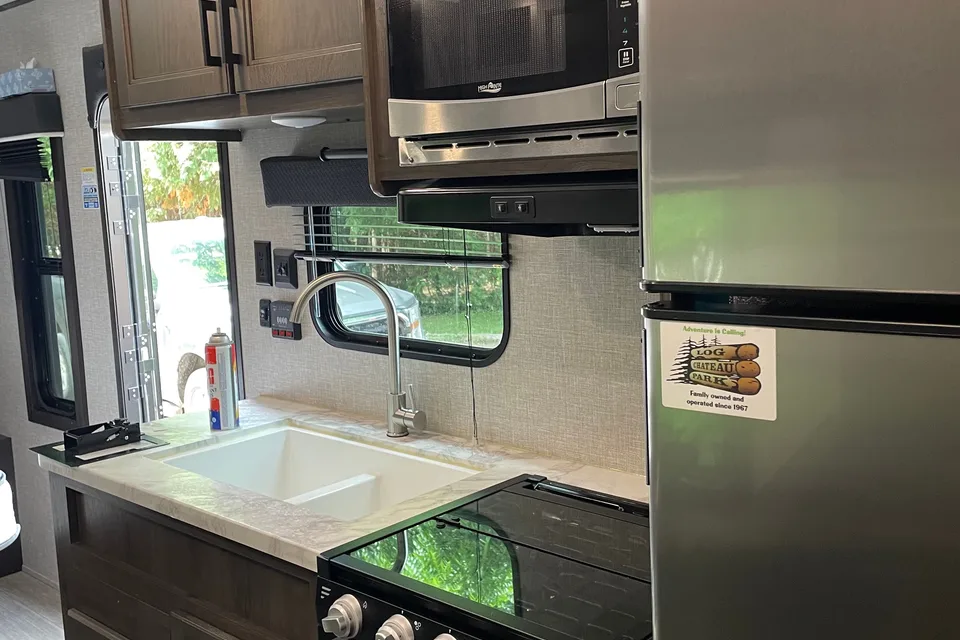 Janet's Jayco Jay Flight SLX Travel Trailer
