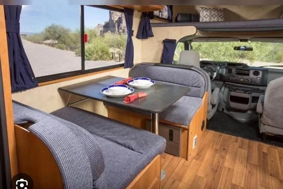 Tim's Motor Home Majestic 23 with wifi Class C