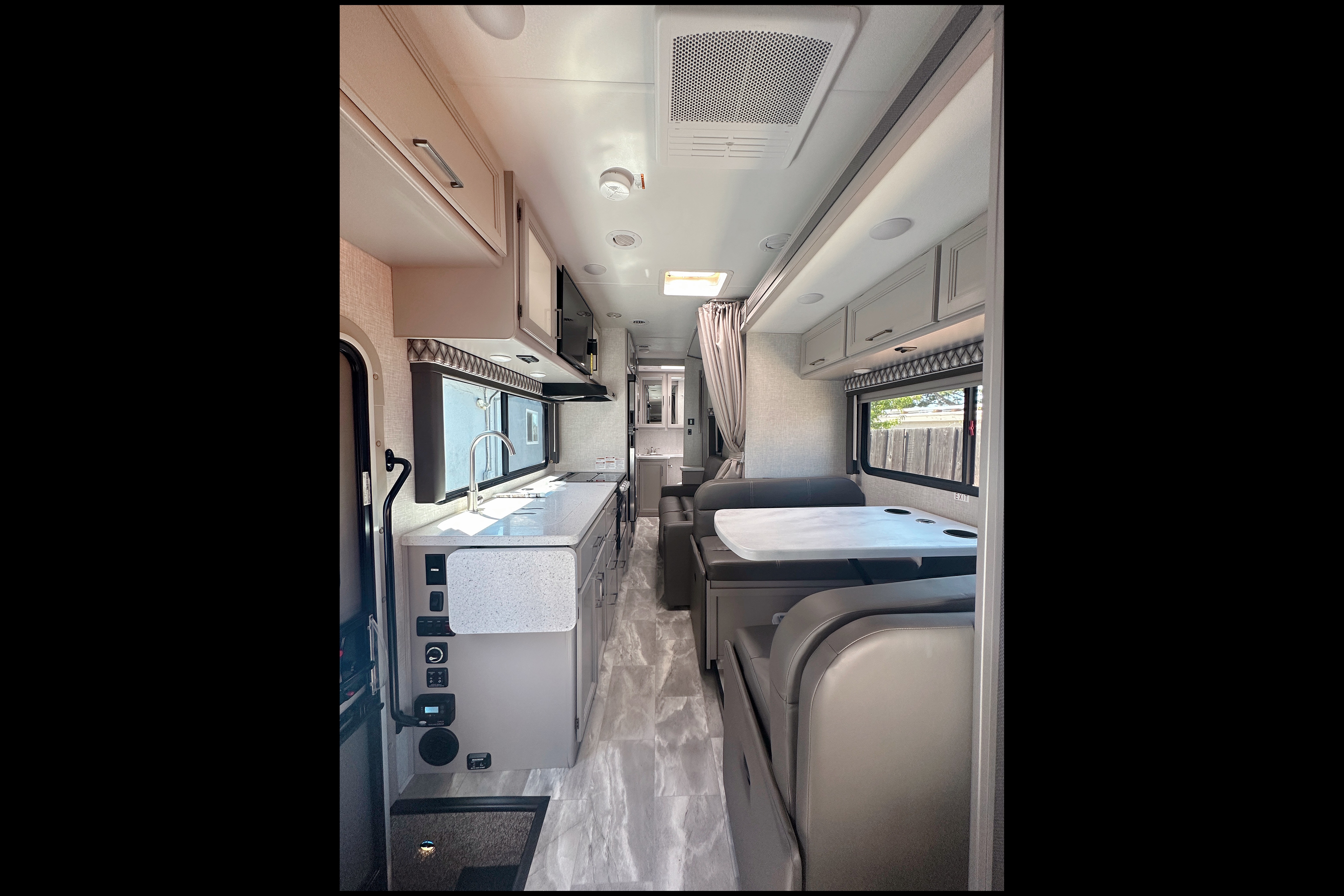 2023 Thor Mercedes Benz Quantum Motorhome Class C