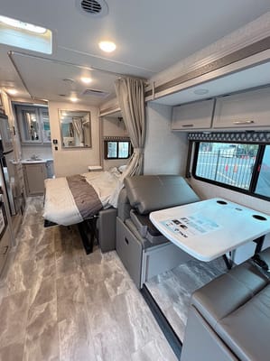 2023 Thor Mercedes Benz Quantum Motorhome Class C