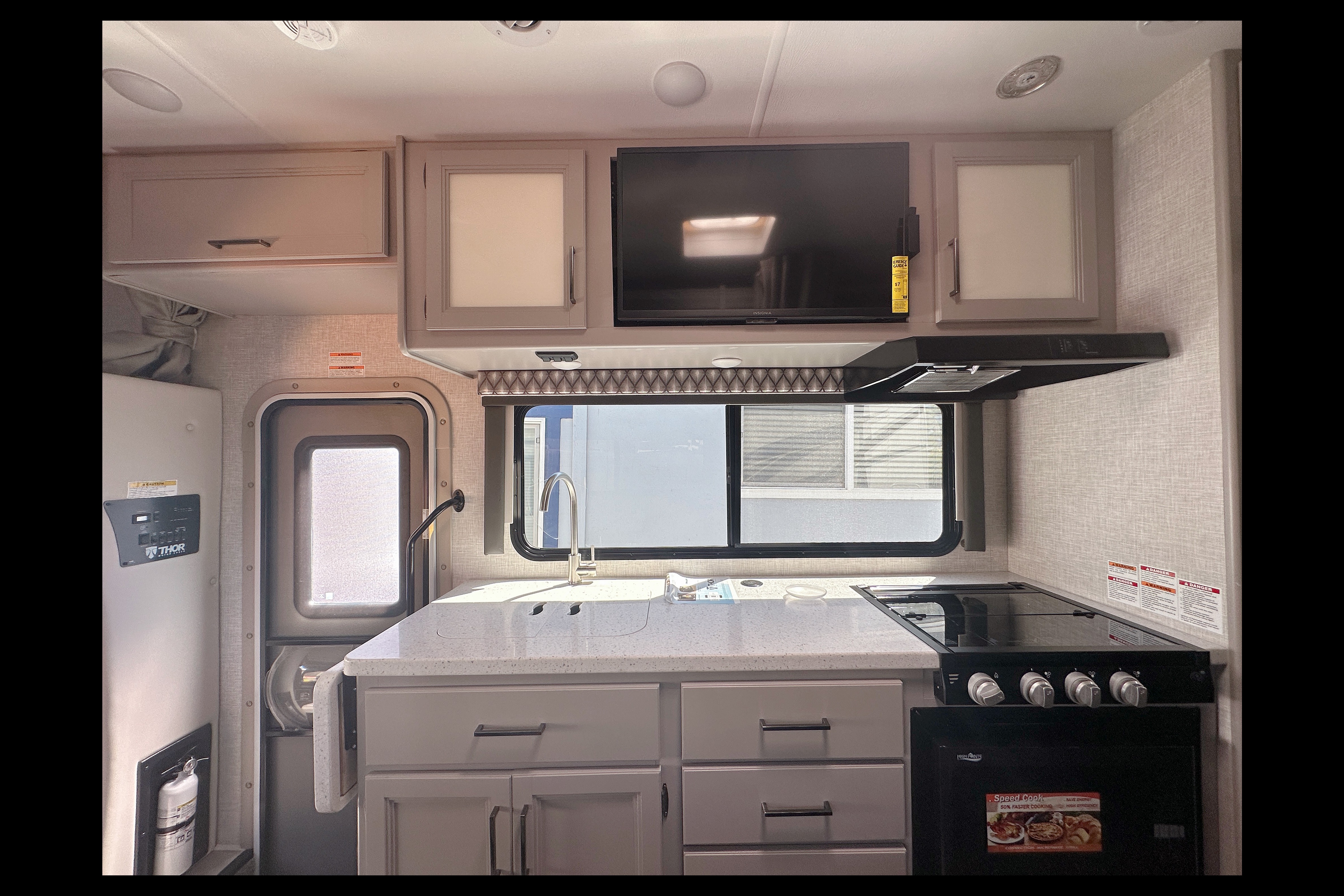 2023 Thor Mercedes Benz Quantum Motorhome Class C