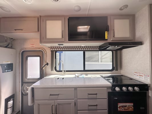 2023 Thor Mercedes Benz Quantum Motorhome Class C