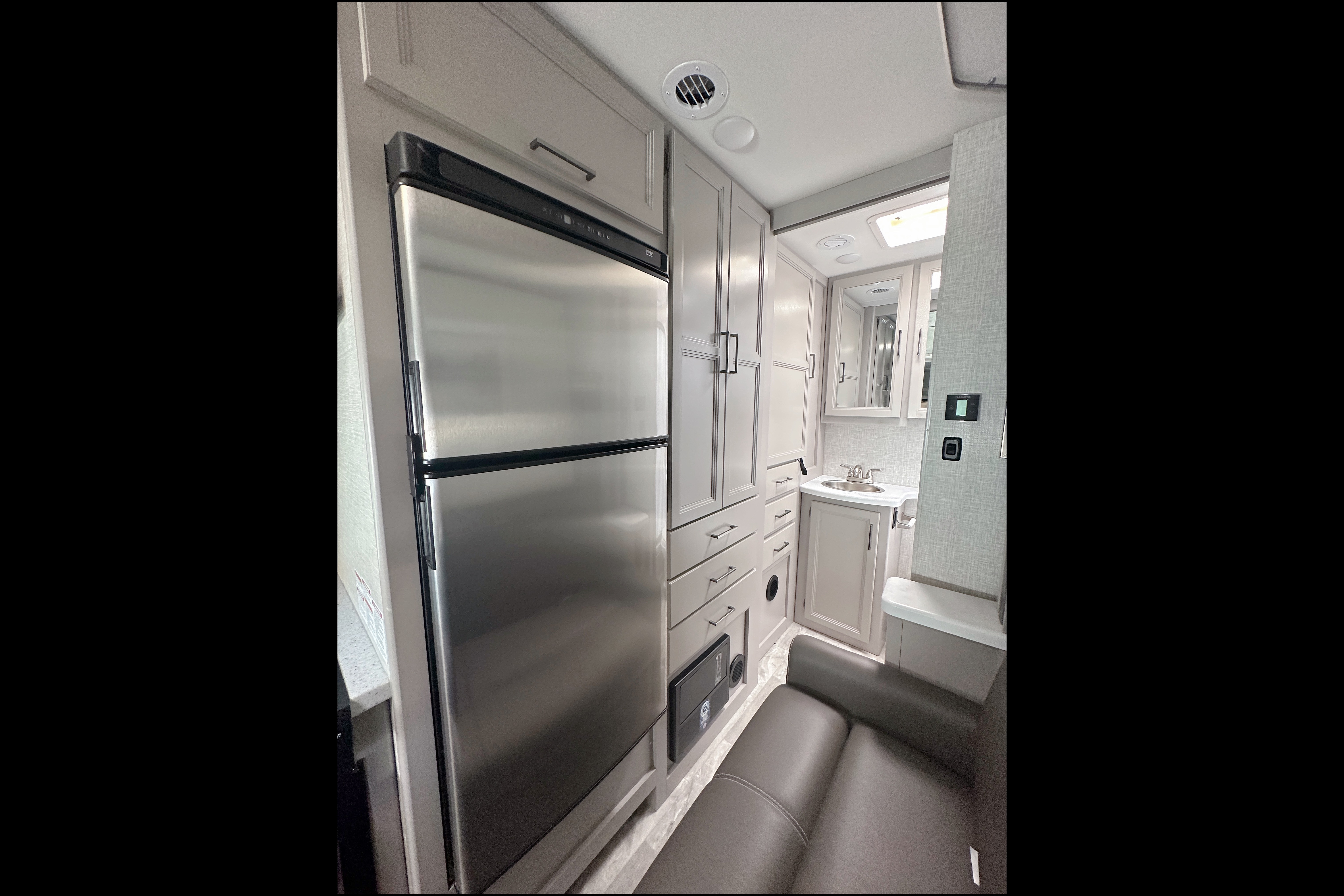 2023 Thor Mercedes Benz Quantum Motorhome Class C