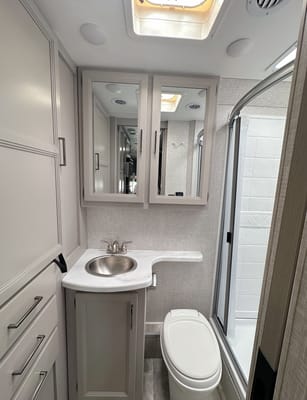 2023 Thor Mercedes Benz Quantum Motorhome Class C