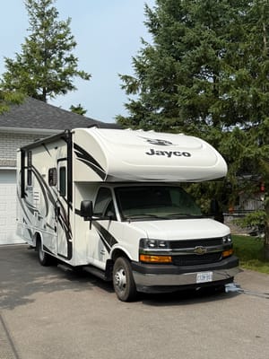 Roxanne's Jayco RedHawks 22c Class C