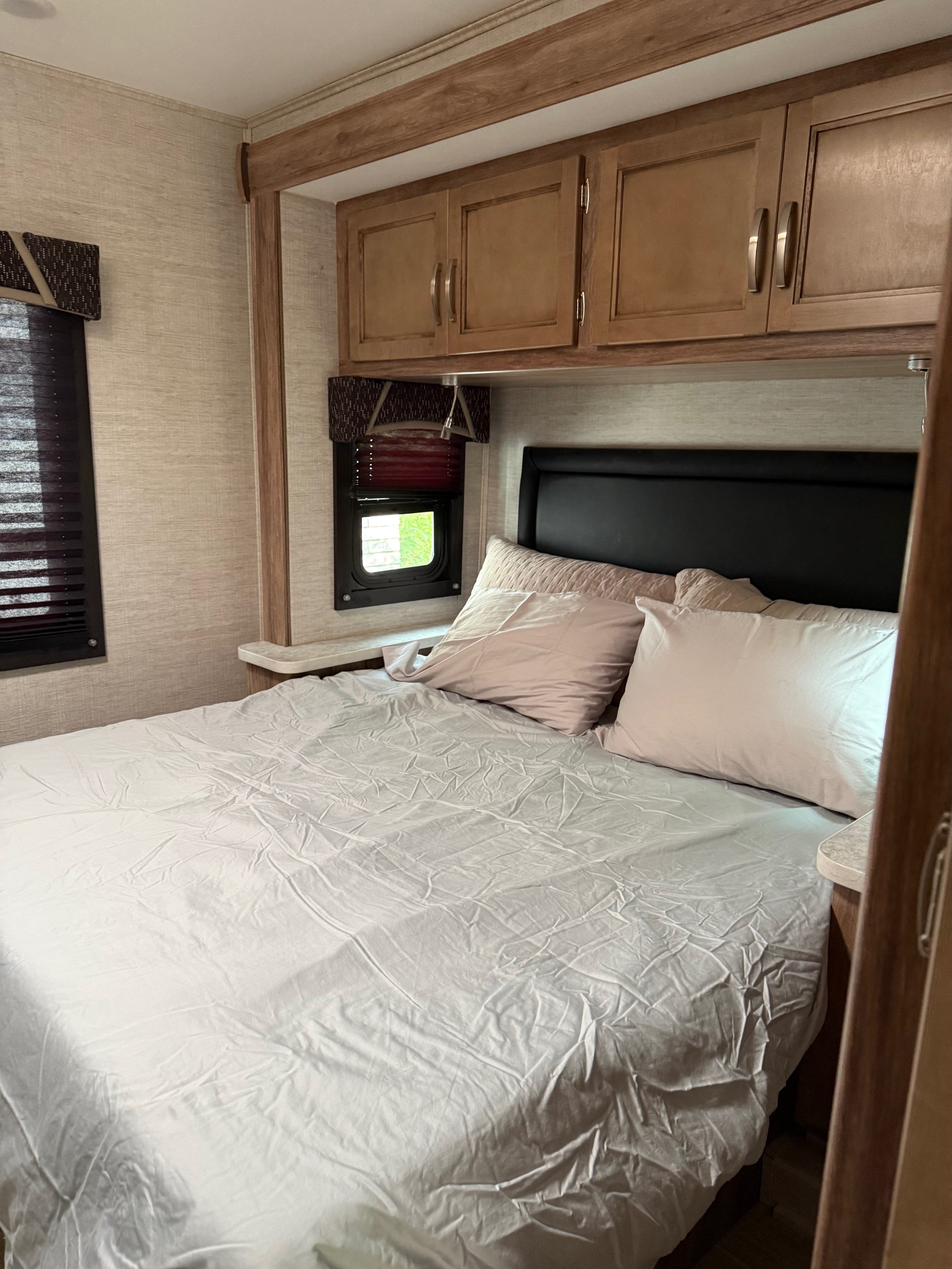 Roxanne's Jayco RedHawks 22c Class C