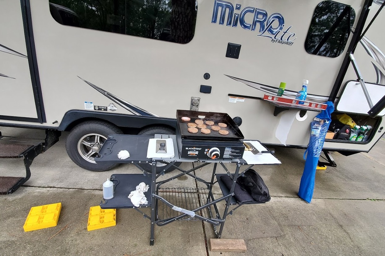 Misty MicroLite - Greg and Jackie's Flagstaff 21FBRS Travel Trailer