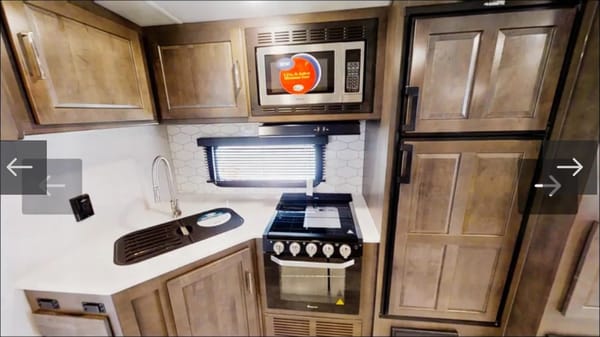 Emmanuel's Flagstaff 27BHWS Travel Trailer