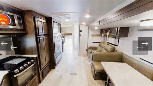 Emmanuel's Flagstaff 27BHWS Travel Trailer