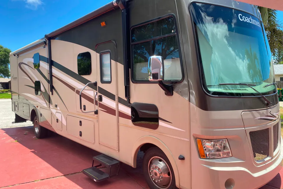 Gary's Coachmen Mirada 35BH Class A