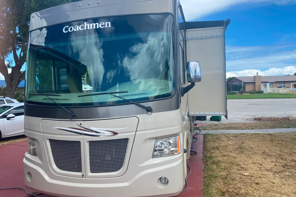 Gary's Coachmen Mirada 35BH Class A
