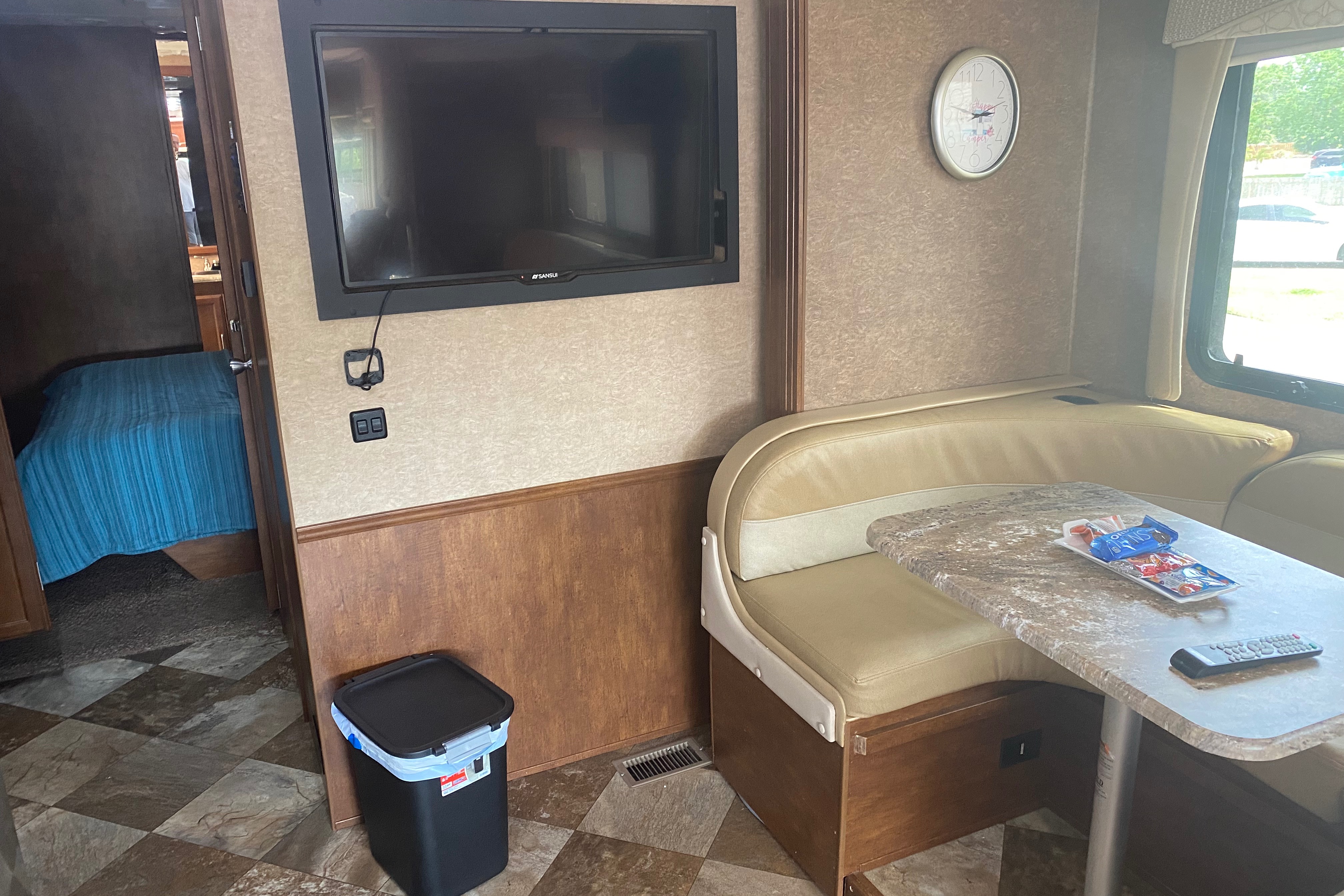 Gary's Coachmen Mirada 35BH Class A