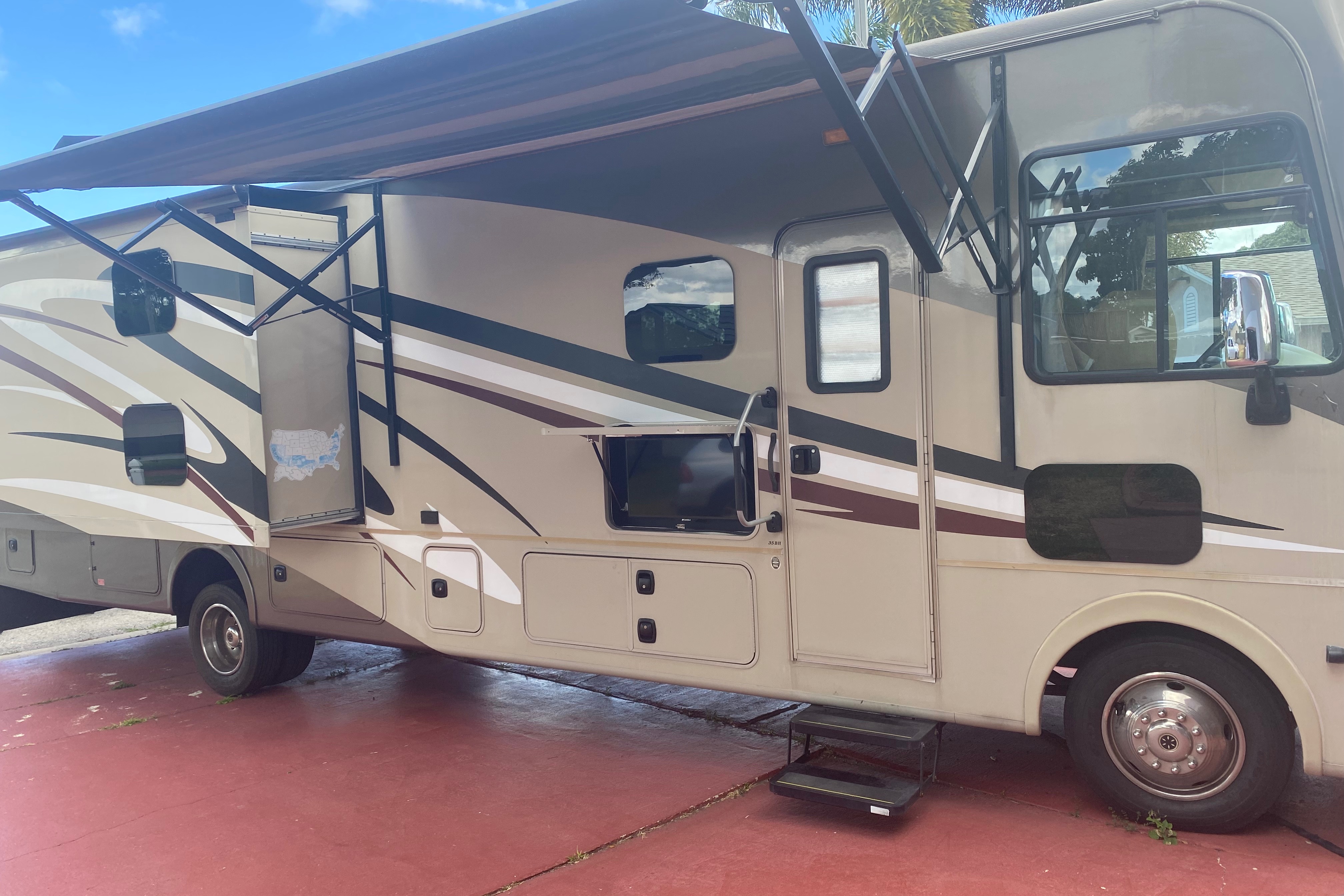 Gary's Coachmen Mirada 35BH Class A