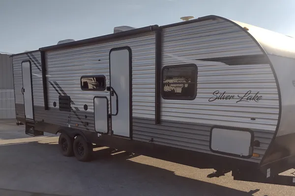 Silver Lake 1 w/Bunks: Delivery Available ($85):No Prep Fee: Equipped