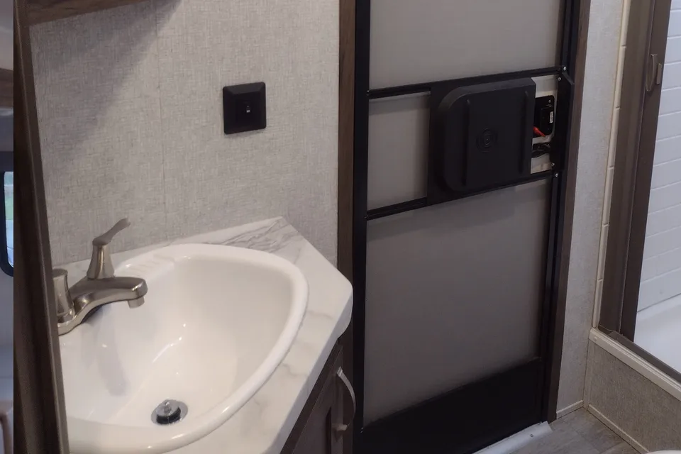Silver Lake 1 w/Bunks: Delivery Available ($85):No Prep Fee: Equipped