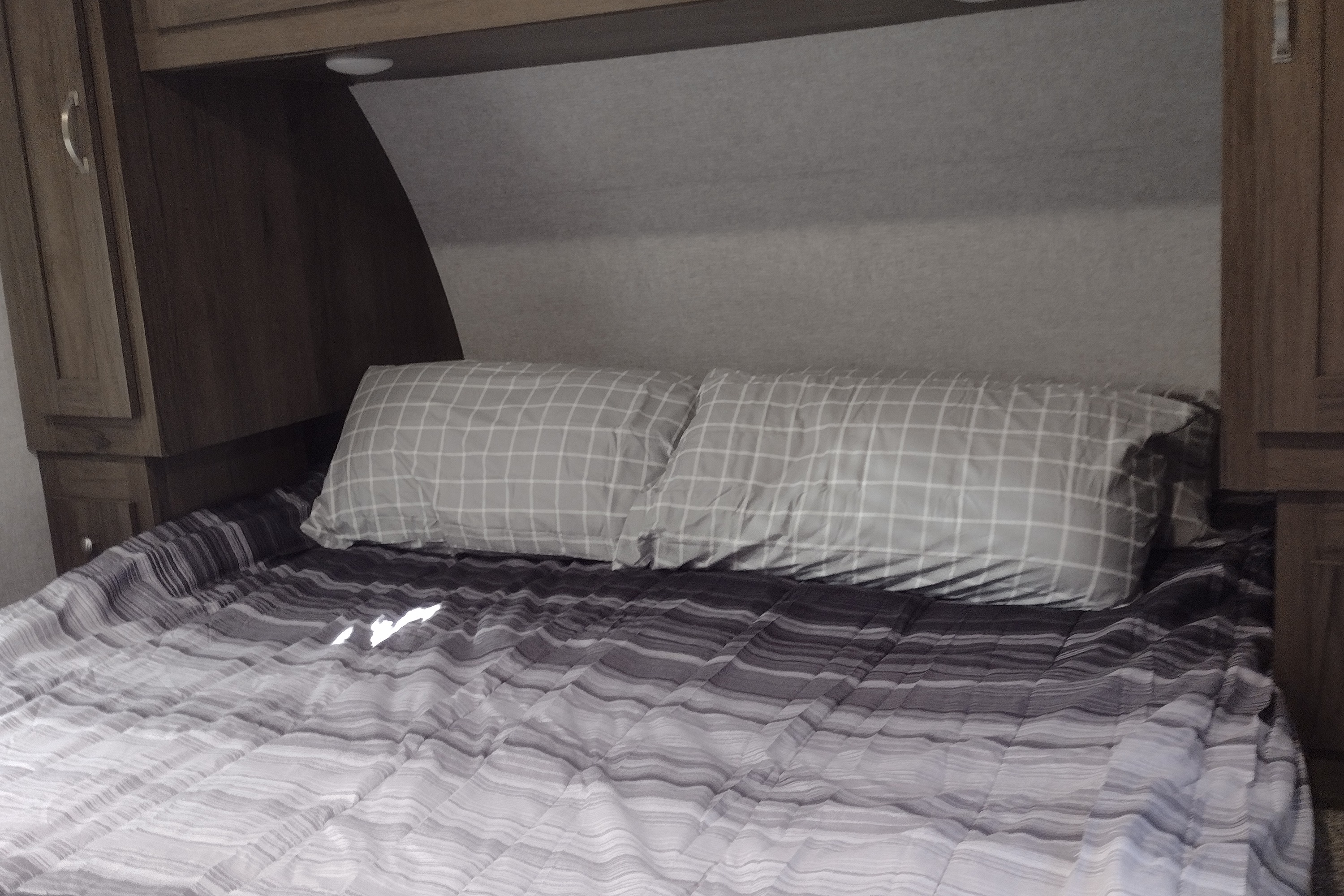 Silver Lake 1 w/Bunks: Delivery Available ($85):No Prep Fee: Equipped