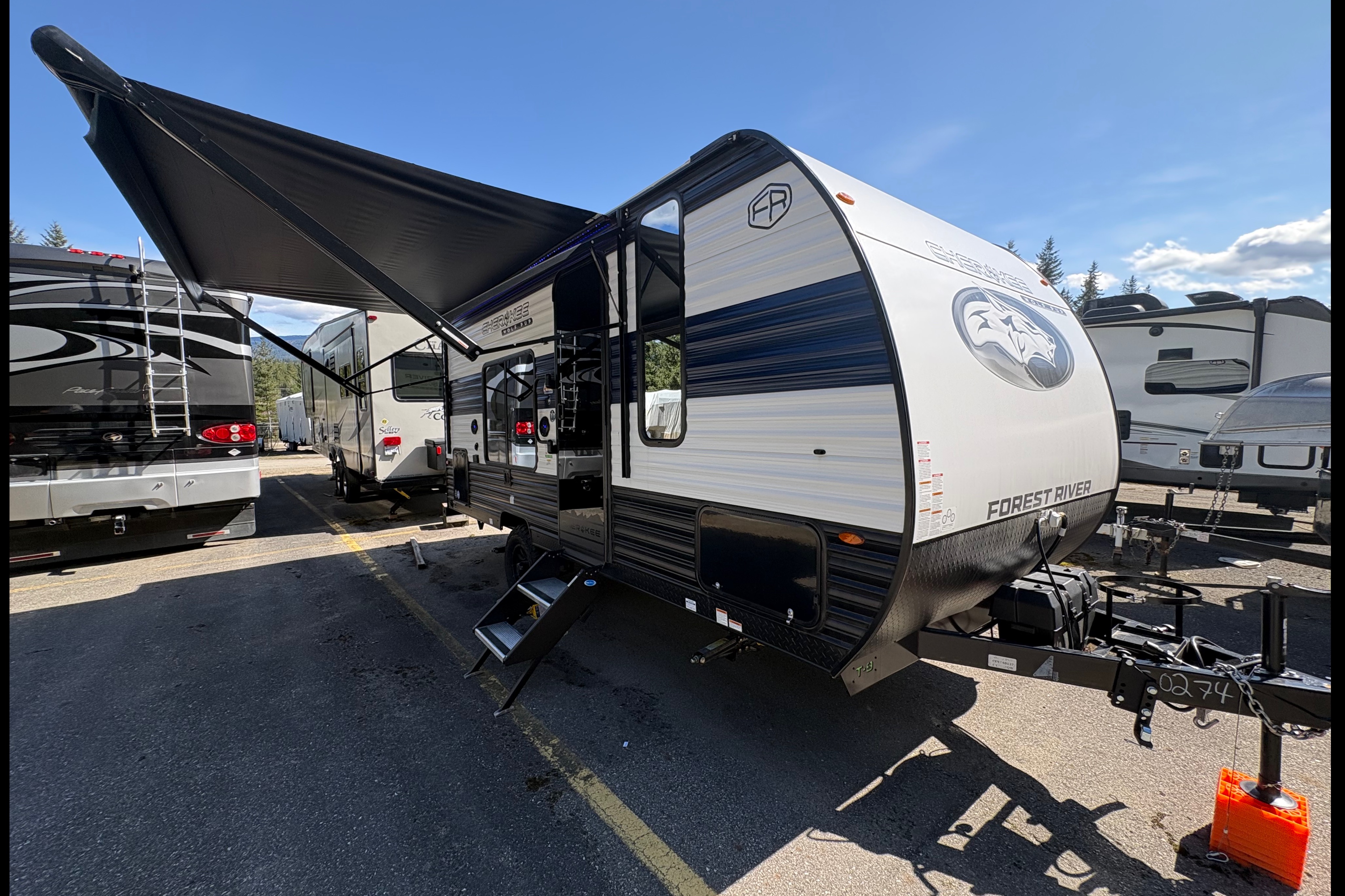 Easy-to-Tow RV | Perfect for Beginners | Fully Equipped Getaway