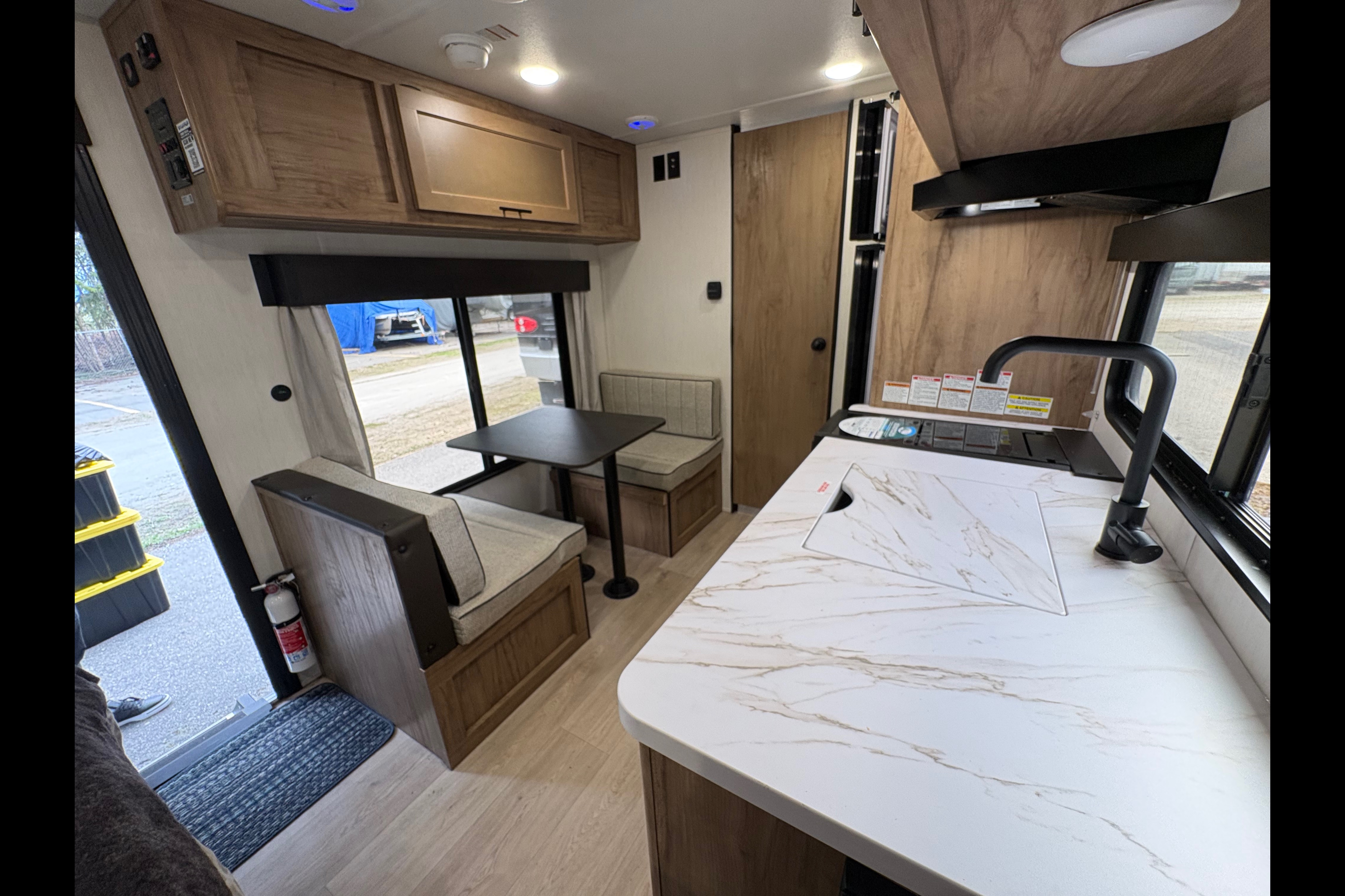 Easy-to-Tow RV | Perfect for Beginners | Fully Equipped Getaway