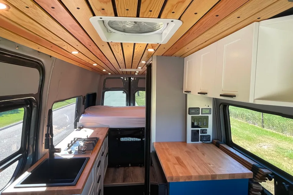 Ben's - Luxury Adventure Van