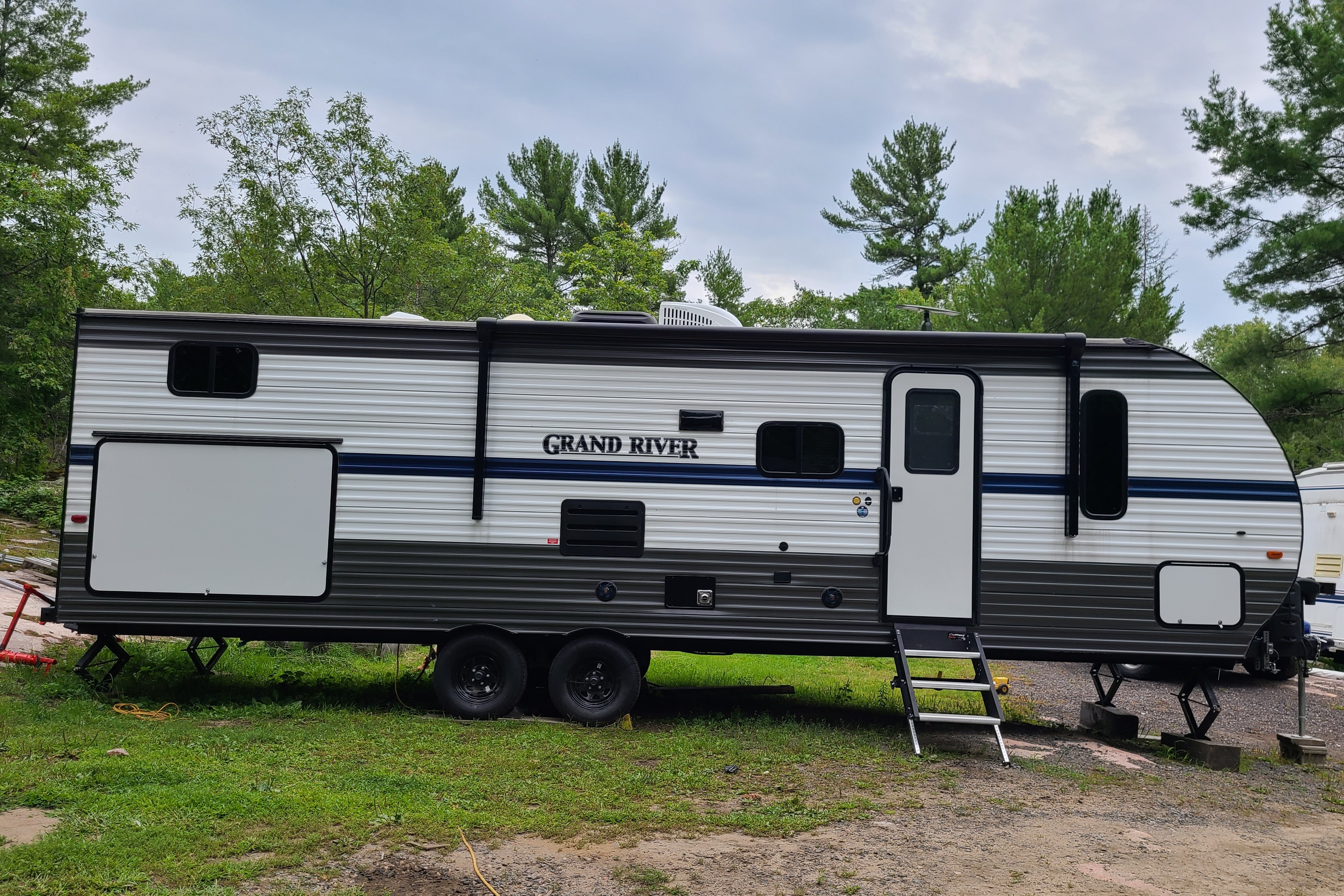  Grand River 32BH Travel Trailer with bunk room 