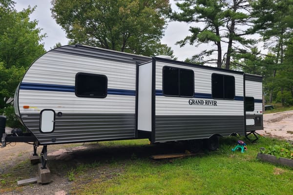 Grand River 32BH Travel Trailer with bunk room