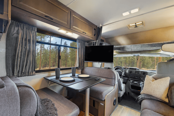 (#6) 30’ Adventure RV – Sleeps 8|Generator|Festival Freindly