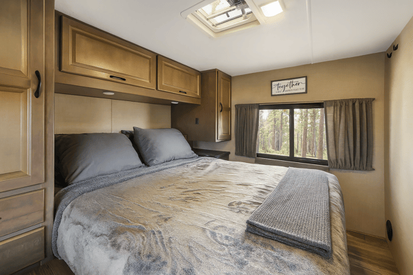 (#6) 30’ Adventure RV – Sleeps 8|Generator|Festival Freindly