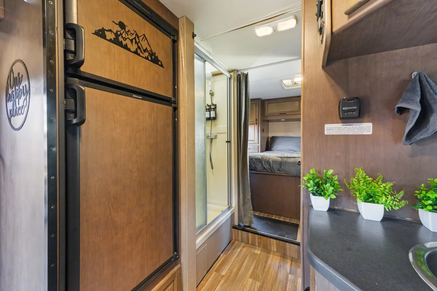 (#6) 30’ Adventure RV – Sleeps 8|Generator|Festival Freindly