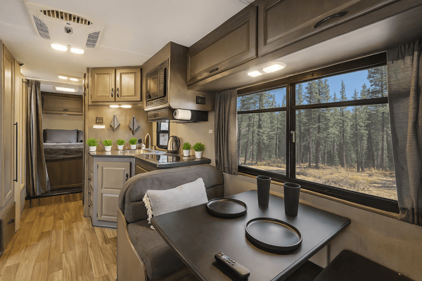 (#6) 30’ Adventure RV – Sleeps 8|Generator|Festival Freindly