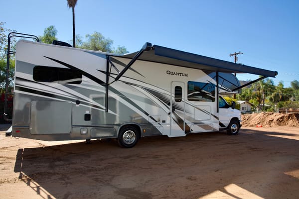 NEW Fully Equipped Quantum Bunkhouse With Solar!