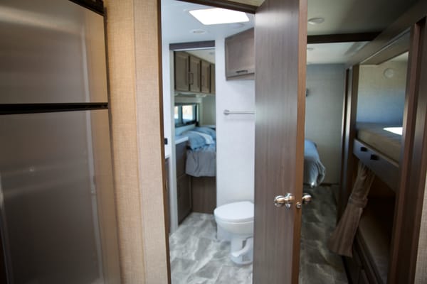 NEW Fully Equipped Quantum Bunkhouse With Solar!