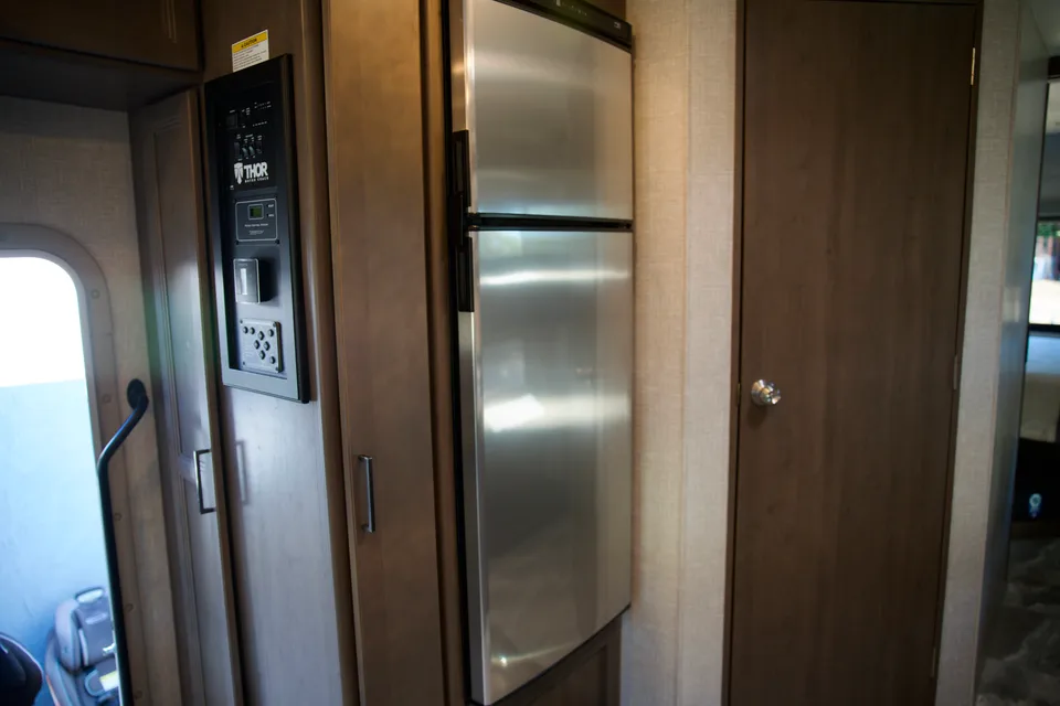 NEW Fully Equipped Quantum Bunkhouse With Solar!