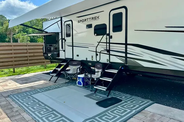 Venture Sporttrek Touring Edition Travel Trailer