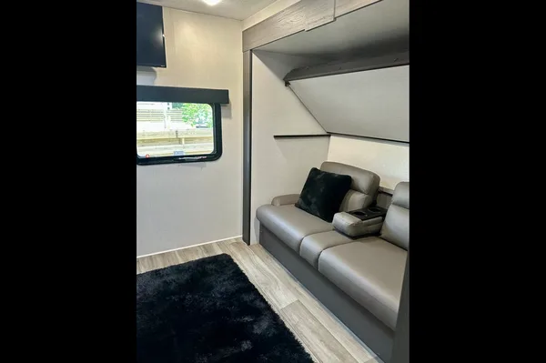 Venture Sporttrek Touring Edition Travel Trailer