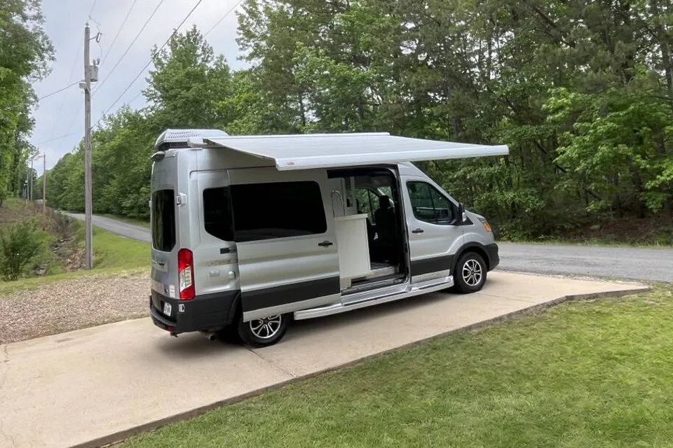 2023 Pleasure-Way Ontour 2.0 with Queen Bed