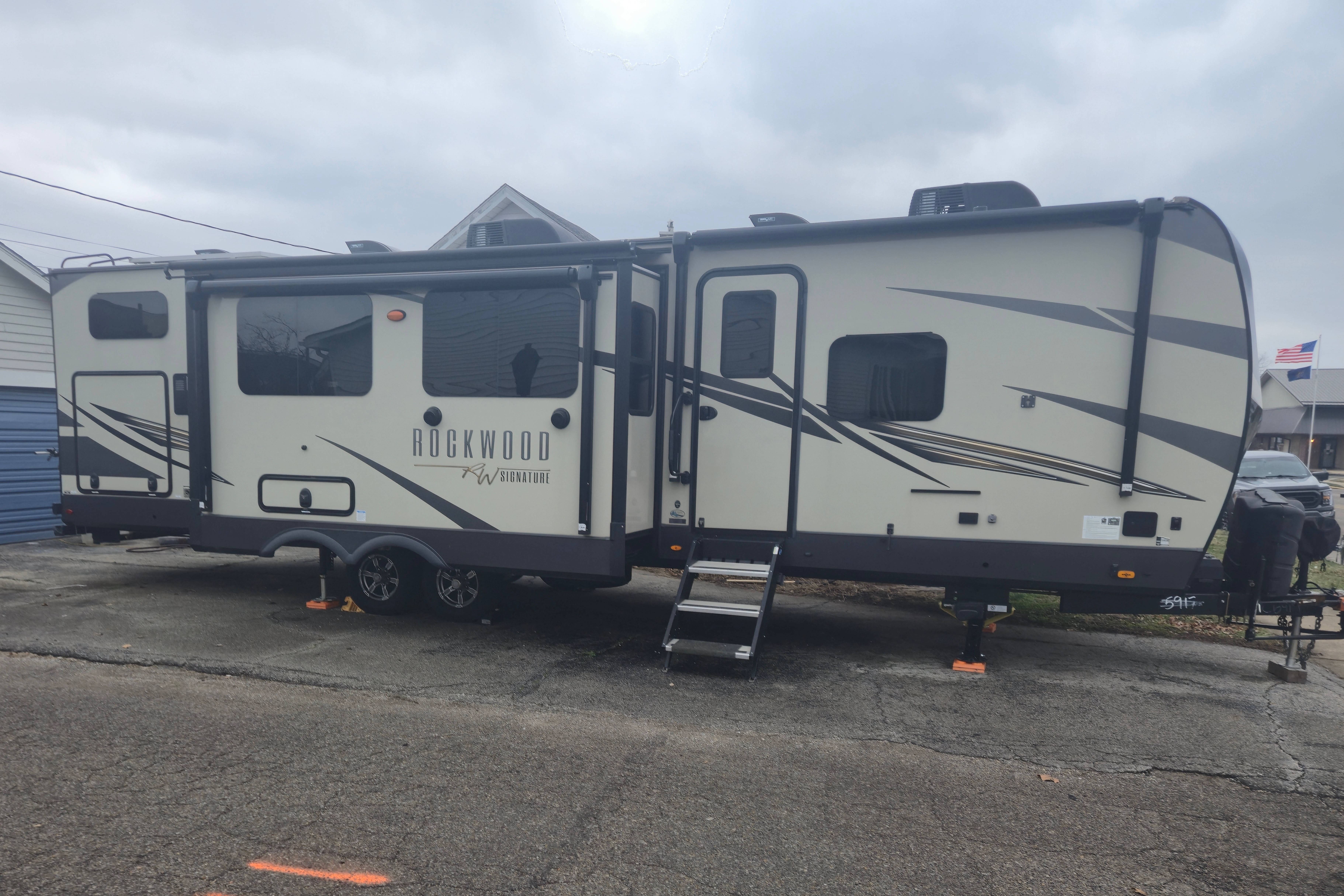 Forest River 8336bh Travel Trailer