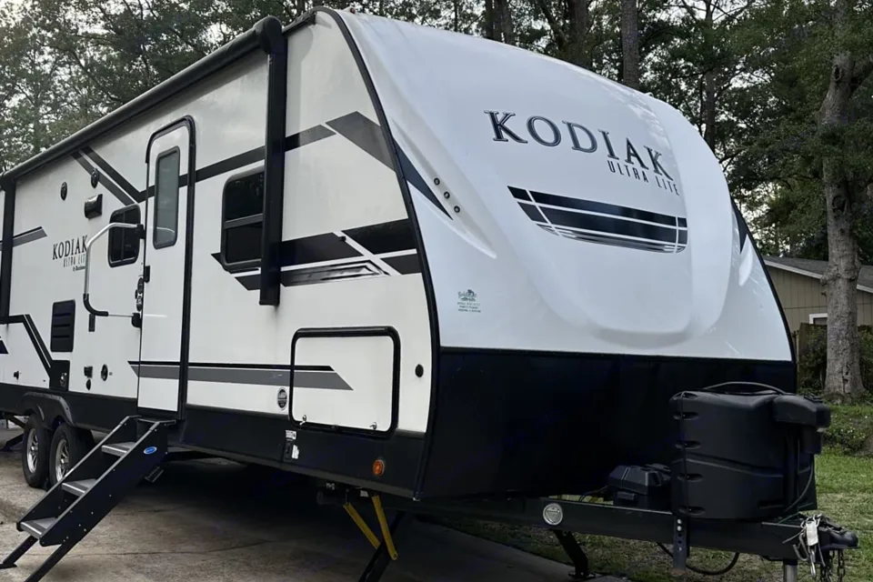 "Koda" ***Delivery Only*** 2021 Dutchmen Kodiak 283BHSL Travel Trailer